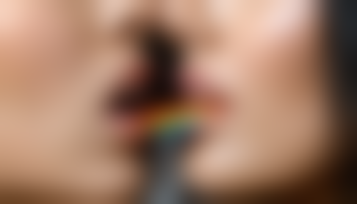 découvrez la définition du rainbow kiss et tout ce qu'il faut savoir sur ce baiser hors du commun, ses origines, sa signification et ses particularités.